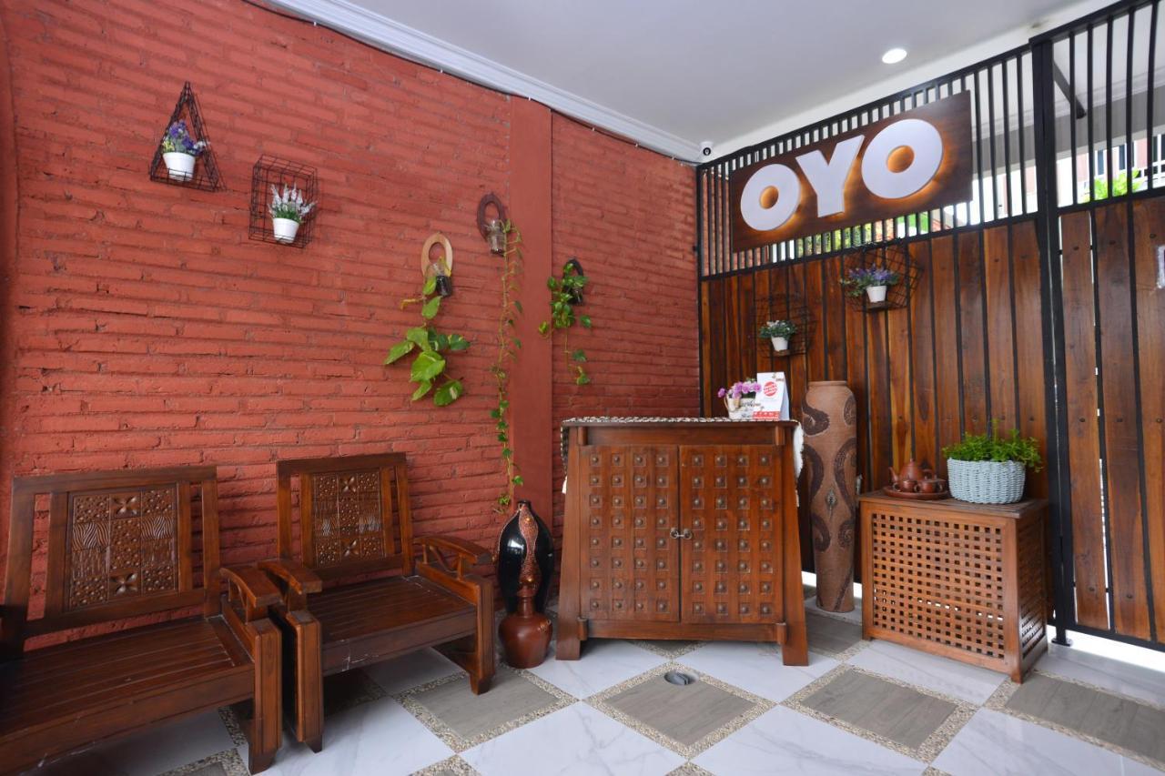 Oyo 583 Puri Gejayan Asri Syariah Hotel Kejayan Ngoại thất bức ảnh